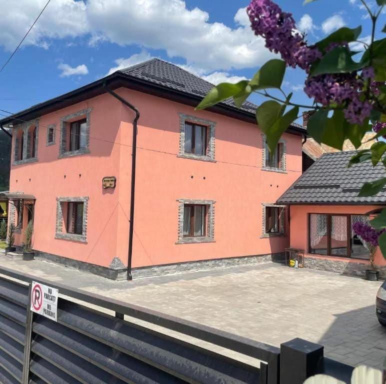 Apartament Casa Raraului Kimpulung Mołdawski Zewnętrze zdjęcie